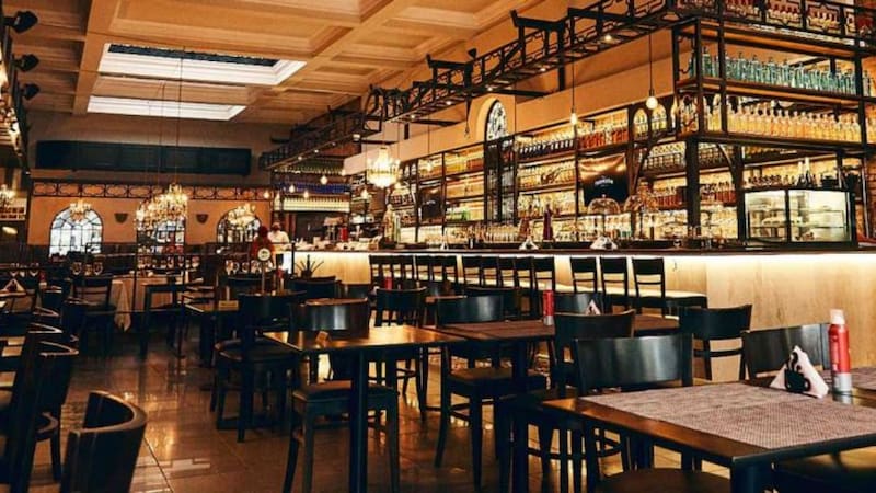 La medida es para hoteles, restaurantes y librerías.