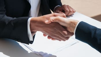 ¿Cómo saber si te conviene un retiro voluntario? Guía de 3 pasos y la letra chica del acuerdo