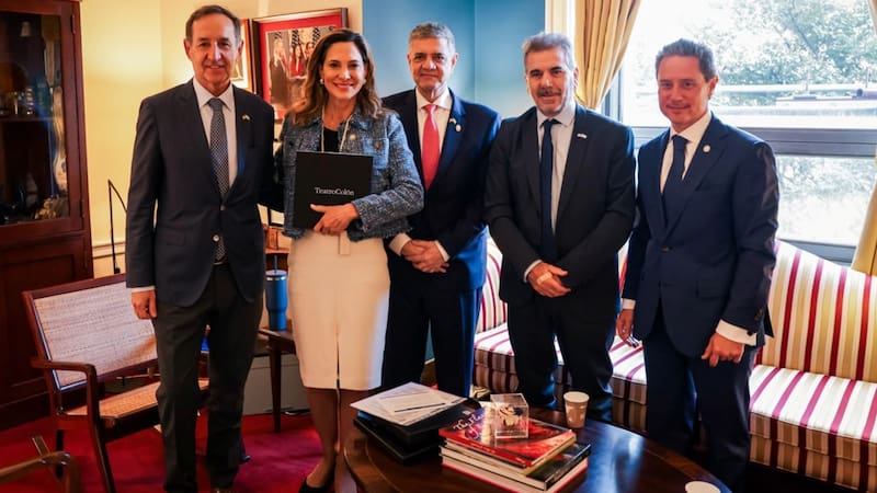 Reunión con María Elvira Salazar, congresista republicana por Florida.