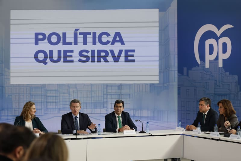 El PP rechaza la propuesta del Gobierno y anuncia iniciativas para reclamar una financiación local y autonómica justa.