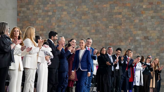 Sheinbaum tiende puente con IP al anunciar plan de inversión por más de 400 mil MDP