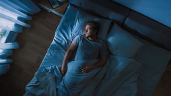 Dormir menos de 5 horas podría acabar con tu vida, según la ciencia: “Tenemos este escenario del huevo o la gallina entre la duración subóptima del sueño y la depresión”