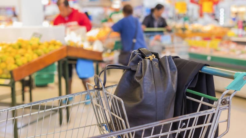 México tiene prohíbido por ley la revisión de mochilas y los interrogamientos injustificados a los clientes en negocios.