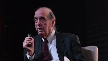 El pronóstico ‘definitivo’ de Arriazu y una advertencia a Milei: “Nos van a salir dólares por las orejas mientras...”