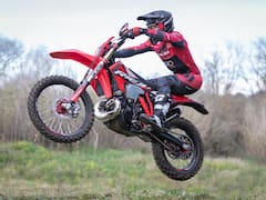Llega a la Argentina una histórica marca española de motos de aventura y turismo