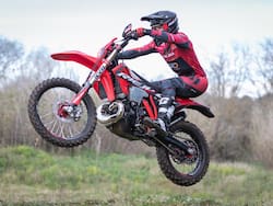 Llega a la Argentina una histórica marca española de motos de aventura y turismo