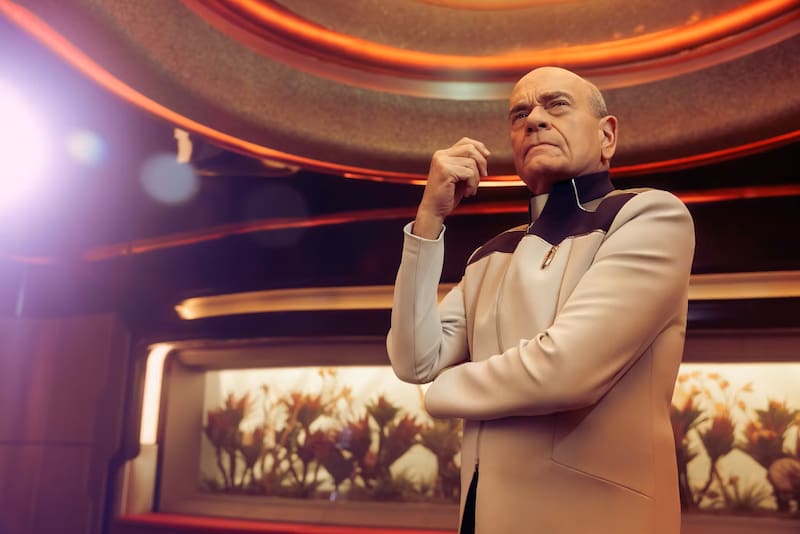 Robert Picardo vuelve como el Doctor de Star Trek: Voyager, en una aparición clave dentro de Starfleet Academy.