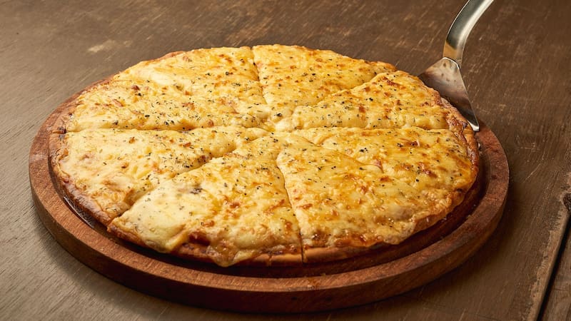 Roberto Petersen, chef: “La clásica pizza de calle Corrientes lleva 210 gramos de salsa de tomate, 280 de muzzarella y se condimenta con orégano y oliva”
Fuente: Shutterstock