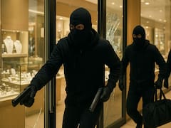 Robo millonario en la Capital: una banda de cinco delincuentes asaltó una joyería, abrió fuego y saqueó $30 millones en joyas