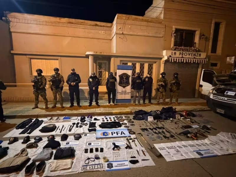 El operativo incluyo asistencia de la Policía Federal para la observación de objetivos investigados (Fuente: Ministerio de Seguridad de la Nación).