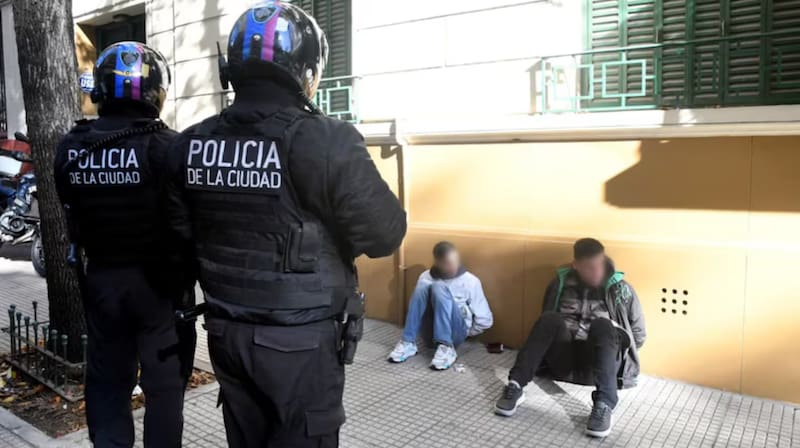 Los delincuentes fueron interceptados y detenidos (Fuente: Policía de la Ciudad de Buenos Aires).