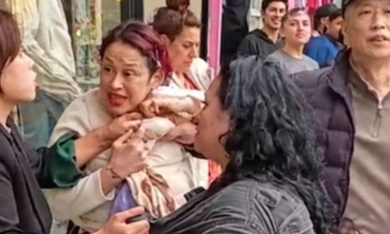 Las mecheras de "Las Zígaras" detenidas en Once.