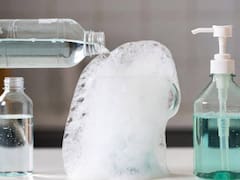 Para que sirve mezclar agua oxigenada con jabón de cocina: el truco que te cambiará la vida