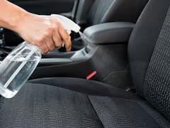 Rociar vinagre en los asientos del auto: para qué sirve y por qué lo recomiendan