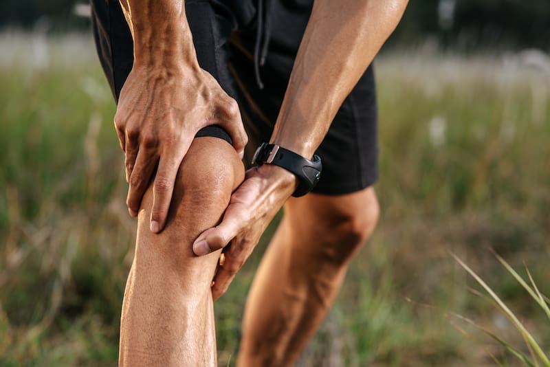 Cómo reducir el dolor de rodilla por artrosis con ejercicios de fuerza.
