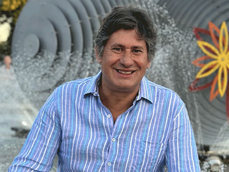 “Tengo un grupo de amigos que cada cuatro años nos olvidamos de todo y nos vamos 15 o 20 días”, dijo el jefe comunal.