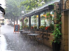 Se acerca un diluvio y habrá fuertes tormentas con caída de granizo y ráfagas de viento de 90 km/h: cuáles son las zonas en alerta