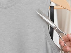 Muchos las odian y las cortan sin pensar: para qué sirven las tiritas que están en el interior de la ropa y qué pasa si las quitas