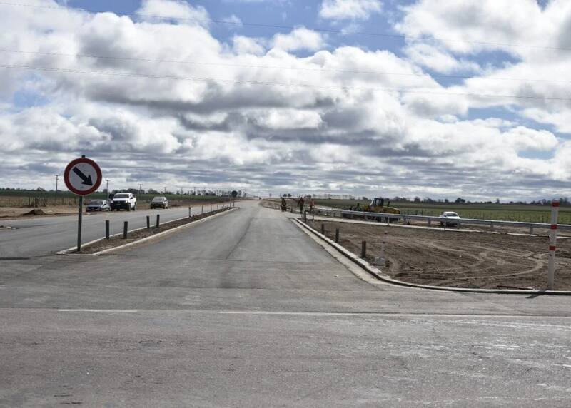 La Ruta Provincial 9, en el norte de La Pampa, entró en su etapa final de pavimentación.