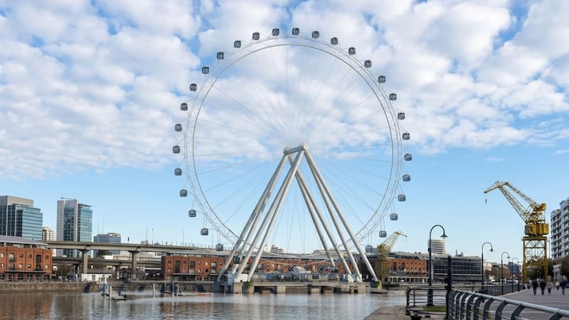 La nueva Rueda de Buenos Aires tendrá 82 metros y capacidad para casi 300 personas por vuelta.