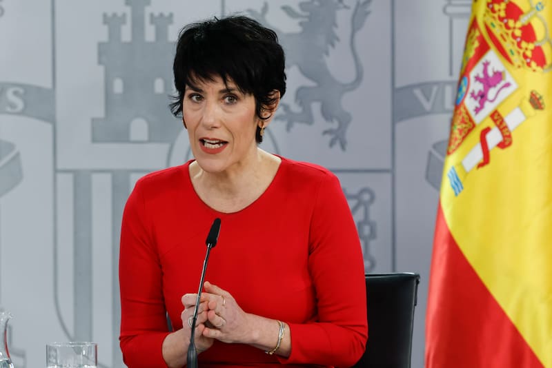 La ministra Elma Saiz defendió que la subida de las pensiones ya estaba en vigor y que el nuevo decreto blinda su aplicación durante todo el año.