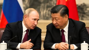 Adiós al dólar | Rusia y China acordaron un gasoducto de 50.000 millones de metros cúbicos anuales pagado en yuanes que operará durante 30 años sin pasar por el sistema financiero occidental