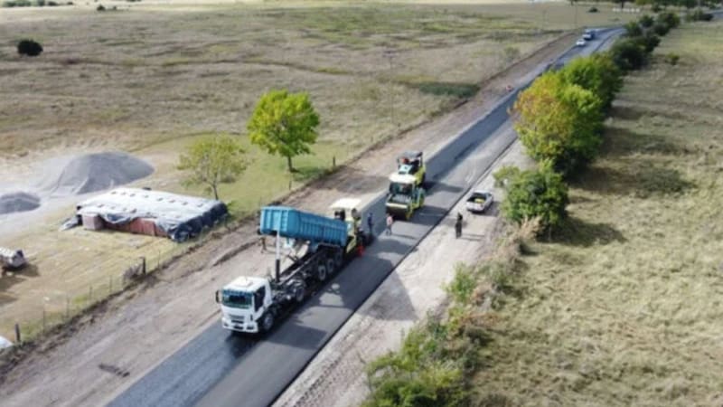 La obra comprende la construcción de una segunda calzada y la repavimentación de la vía de 72,4 kilómetros.