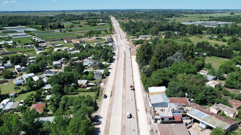 Con una inversión de $20.800 millones, la obra sobre la Ruta 24, en Moreno, avanza con los trabajos en una traza estratégica del partido. Foto: Vialidad PBA.