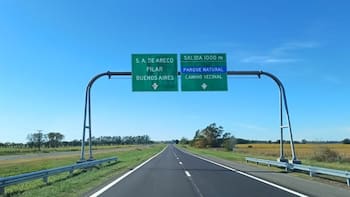 Dónde no viajar este verano: el informe que revela el colapso de las rutas nacionales