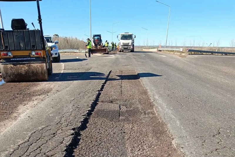 Vialidad Neuquén puso en marcha un operativo de mantenimiento sobre dos de los corredores viales más usados de la provincia. (Foto: Gobierno de Neuquén)