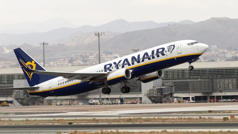 Ryanair insiste al Gobierno para que retrase el sistema de control de pasaportes EES hasta septiembre