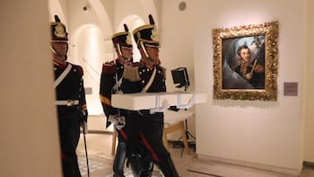 Trasladan el sable corvo de San Martín hacia Santa Fe, donde Milei encabezará el acto central