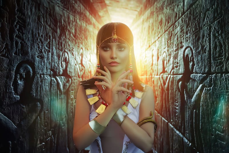 Las representaciones en tumbas egipcias podrían reflejar observaciones del cielo integradas en su simbología religiosa.