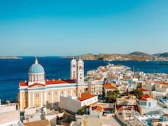Quieren voluntarios para vivir gratis en una isla griega: ofrecen alojamiento, desayuno y solo cinco horas de trabajo por día