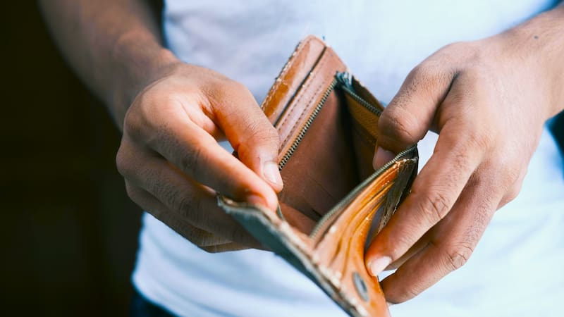 El embargo permite descontar hasta el 15% del salario disponible de cada trabajador afectado para cobrar la deuda en mora.