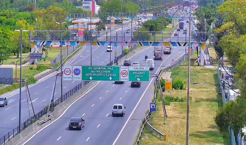 La salida Mozart de la Autopista Dellepiane