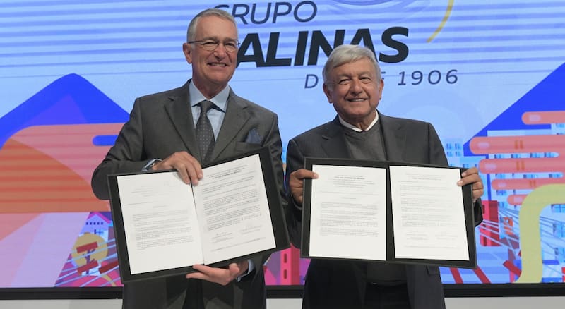 Ricardo Salinas Pliego, fundador y presidente de Grupo Salinas, y Andrés Manuel López Obrador, expresidente de México.