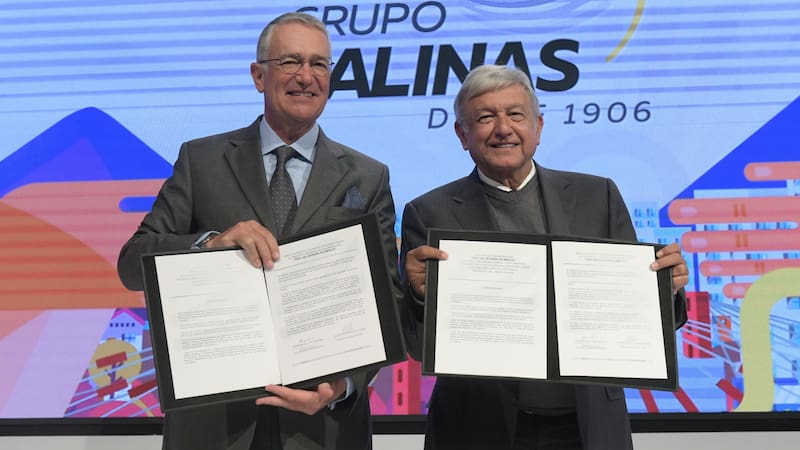 Ricardo Salinas Pliego, dueño de Grupo Salinas, y Andrés Manuel López Obrador, expresidente de México.