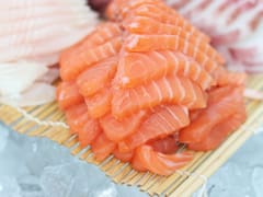 Ordenan retirar de todos los supermercados de España este salmón ahumado noruego con pistacho procedente de Italia por contaminación de una bacteria