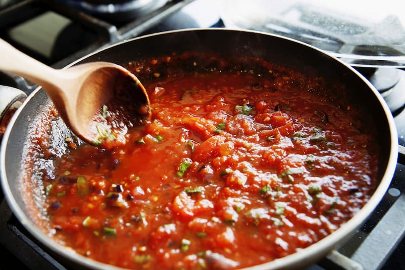 Por qué agregar miel a la salsa de tomate.
