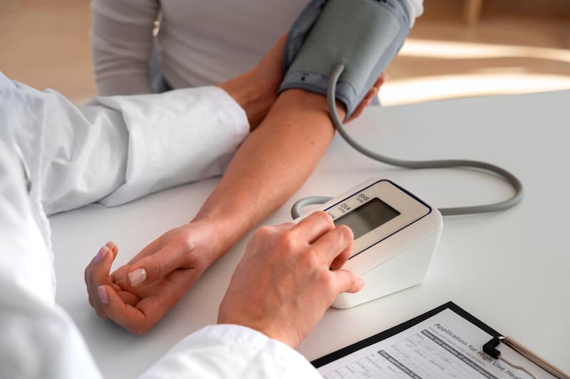 La hipertensión necesita controles médicos y, en algunos casos, medicación.