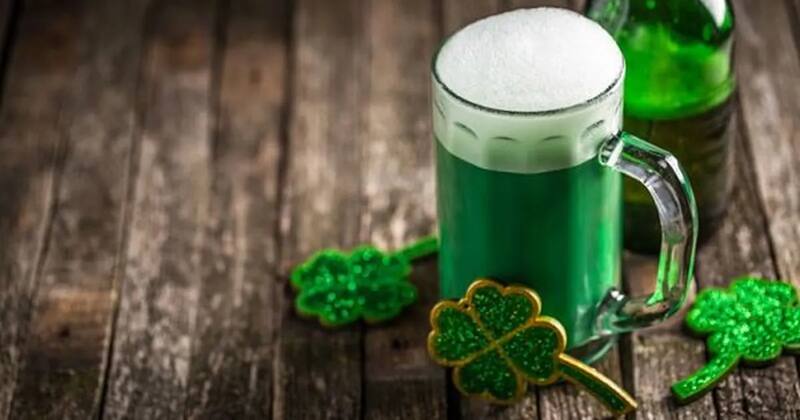 La cerveza verde es un clásico de San Patricio.