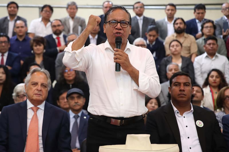 El candidato a la Presidencia de Perú por el partido Juntos por el Perú, Roberto Sánchez.