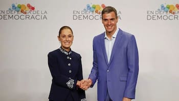 Sánchez y Sheinbaum cierran la polémica por la conquista de América con una reunión en Barcelona