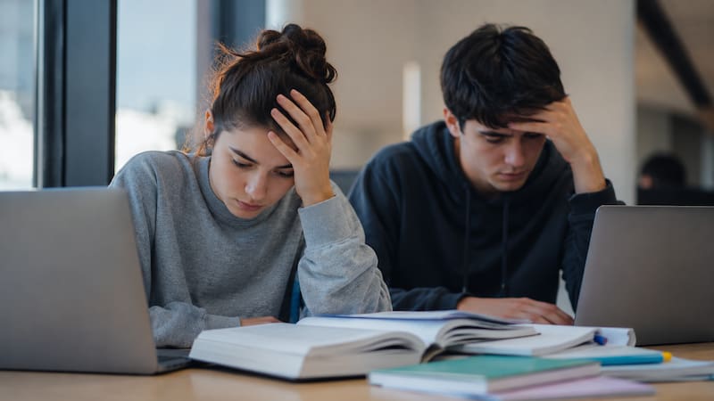 Sancionarán a todos los estudiantes que realicen esto.