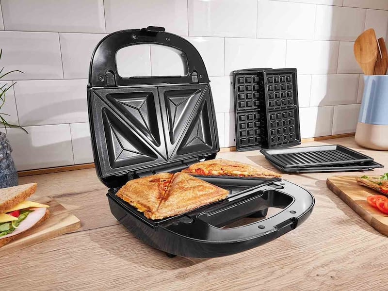 El diseño compacto, fácil de limpiar y con cierre de seguridad la convierte en un básico de cocina.