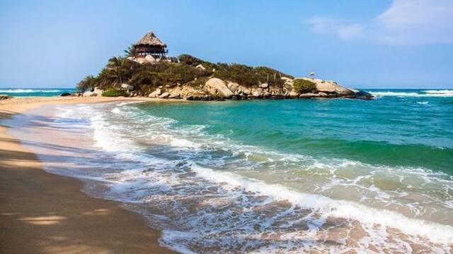 Parque Tayrona reabre en medio de combates y bloqueos en la Troncal del Caribe: crece la preocupación por el turismo y la movilidad