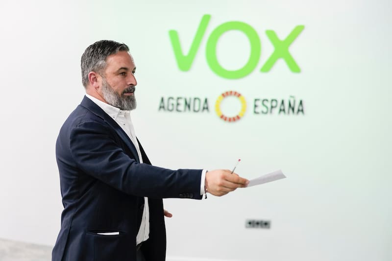 Abascal cuestiona los pactos de Vox con el PP en su discurso de fin de año.