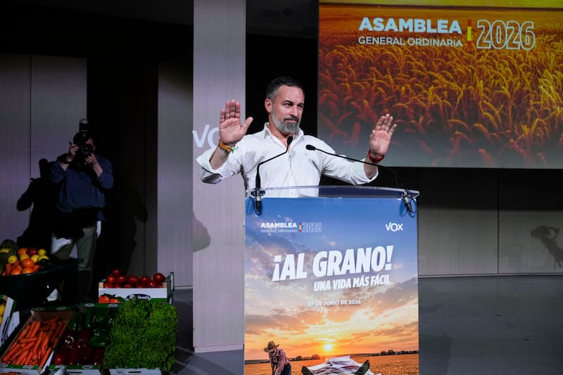 Santiago Abascal acusa al presidente Pedro Sánchez de ocultar su “corrupción asquerosa” con cualquier “catástrofe”
