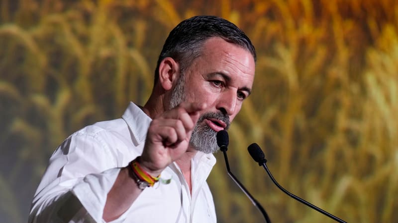 Santiago Abascal acusa al presidente Pedro Sánchez de ocultar su “corrupción asquerosa” con cualquier “catástrofe”